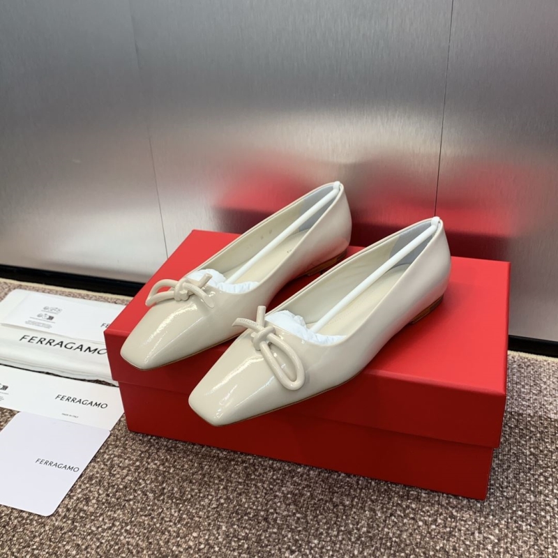 Ferragamo flat shoes